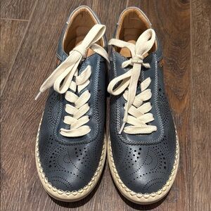 PIKOLINOS Navy Perforated Sneakers with Beige Laces